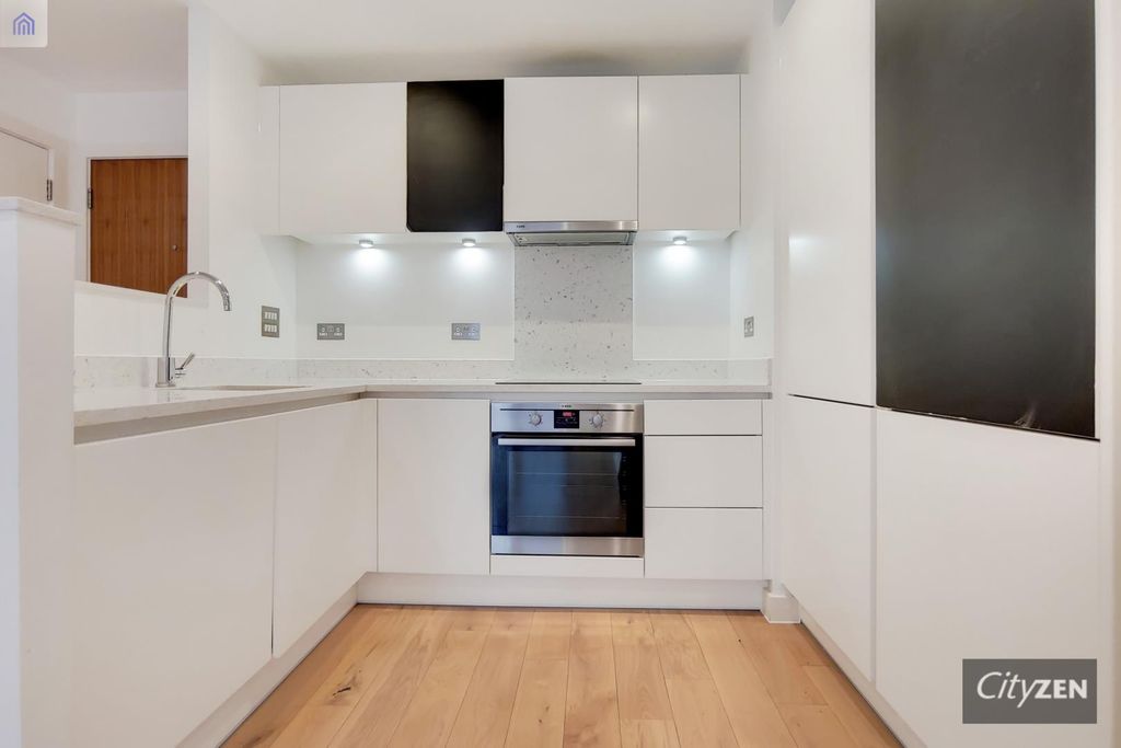 Property photo 3 of 12 Kitchen