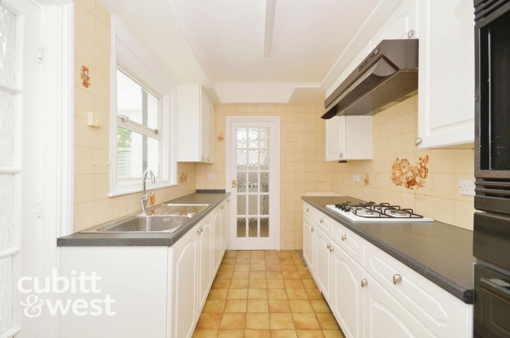 Property photo 2 of 9