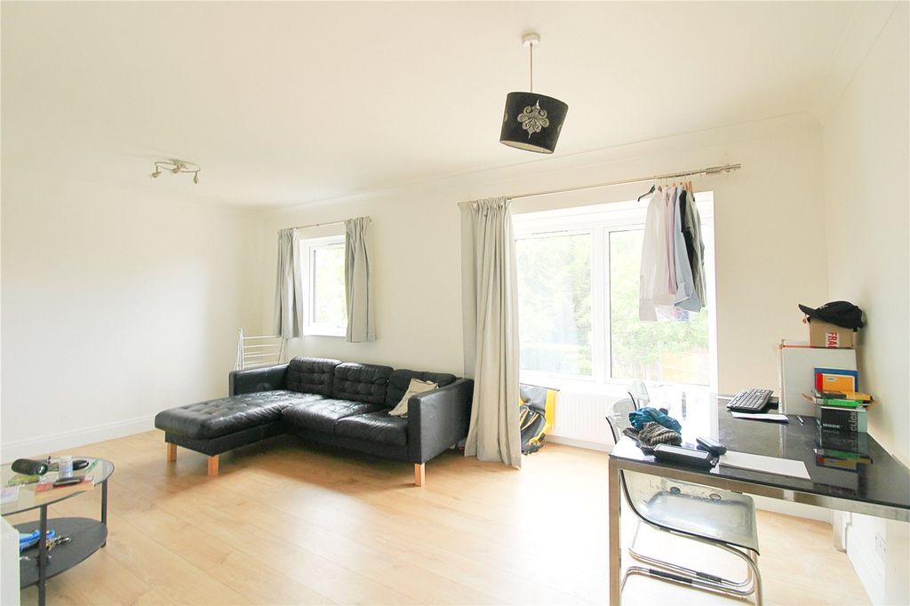 Property photo 2 of 8 Picture No. 06