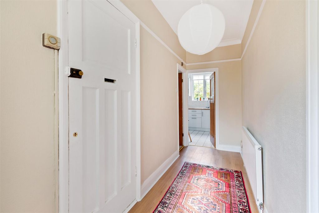 Property photo 2 of 12 Maycross Avenue