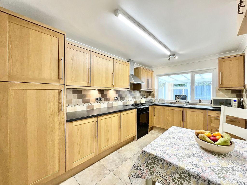 Property photo 3 of 33