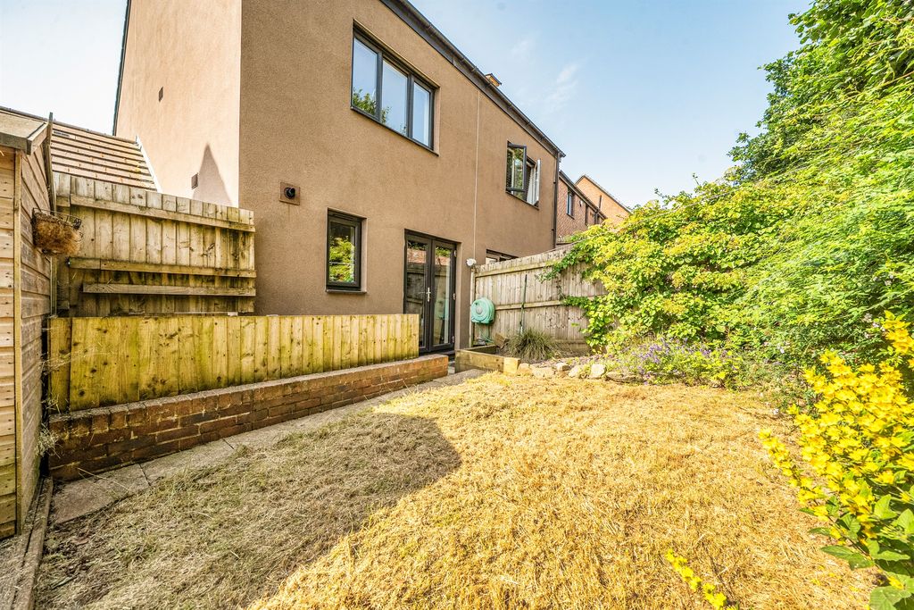 Property photo 3 of 19