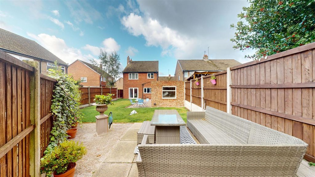 Property photo 3 of 22 Masefield Grove Rear Garden