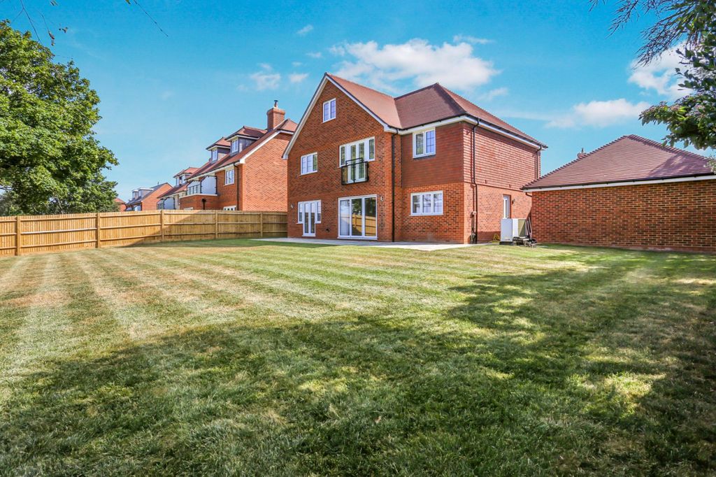 Property photo 1 of 13 Plot 8 External