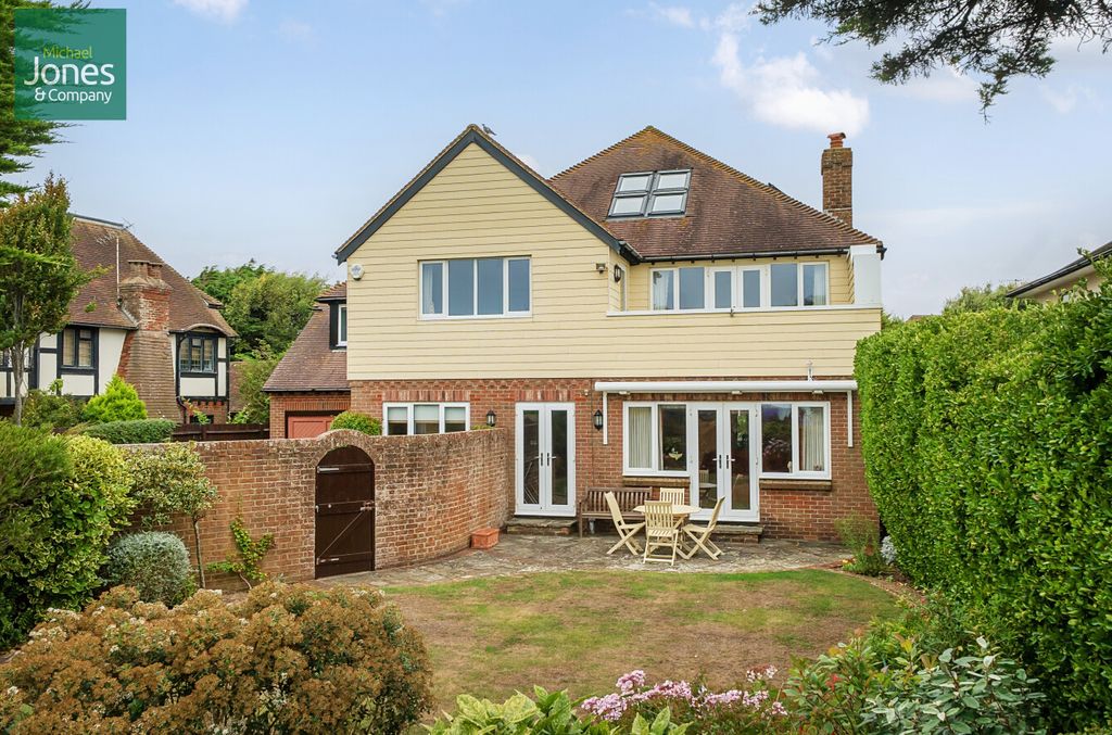 Property photo 1 of 40 External