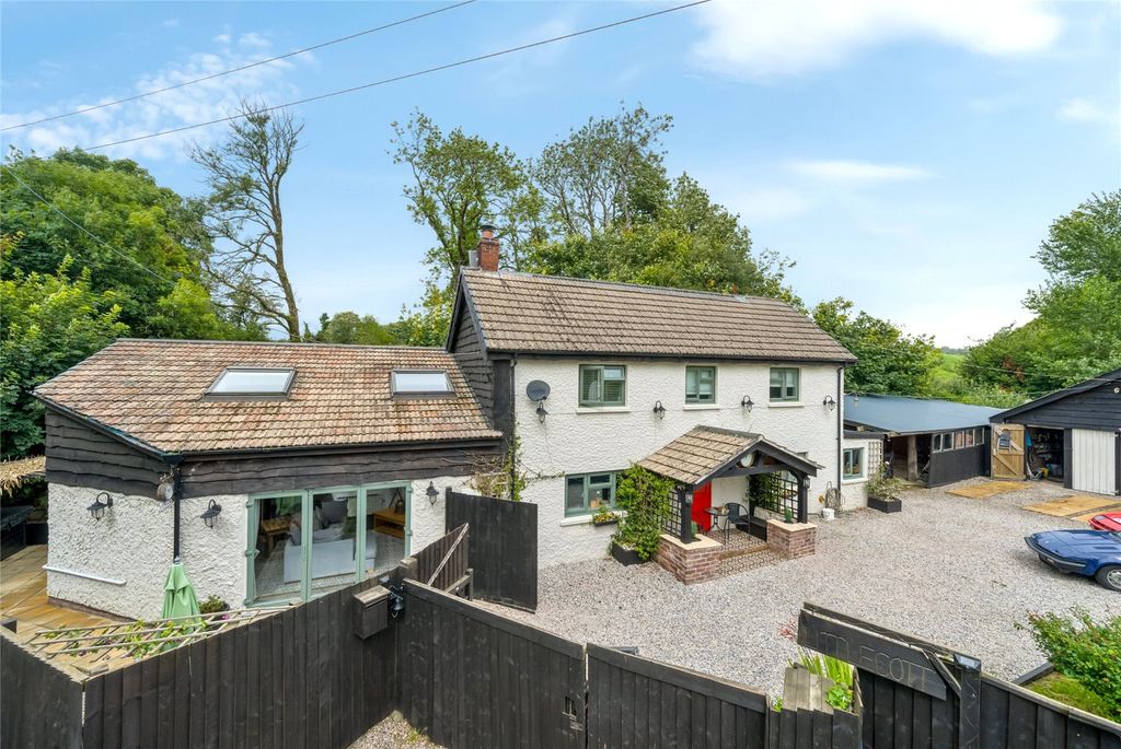 Property photo 2 of 33 Picture No. 35