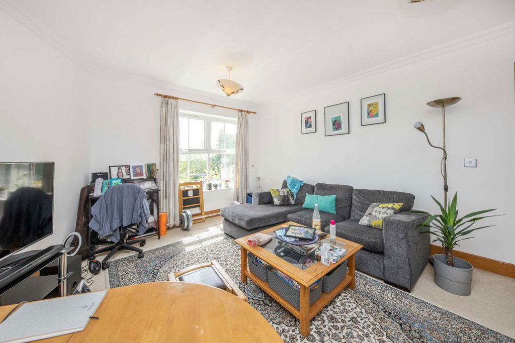 Property photo 2 of 3