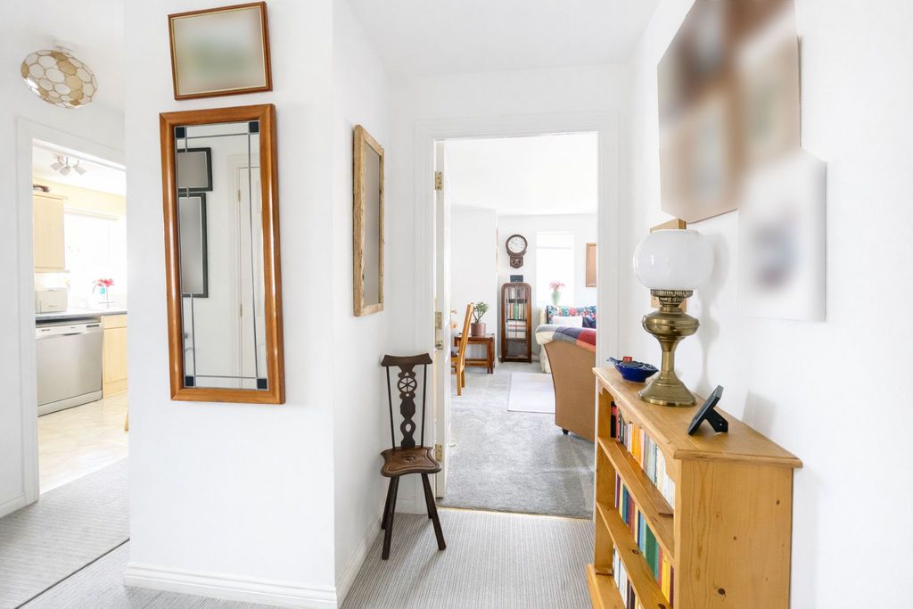Property photo 3 of 15 Entrance Hall