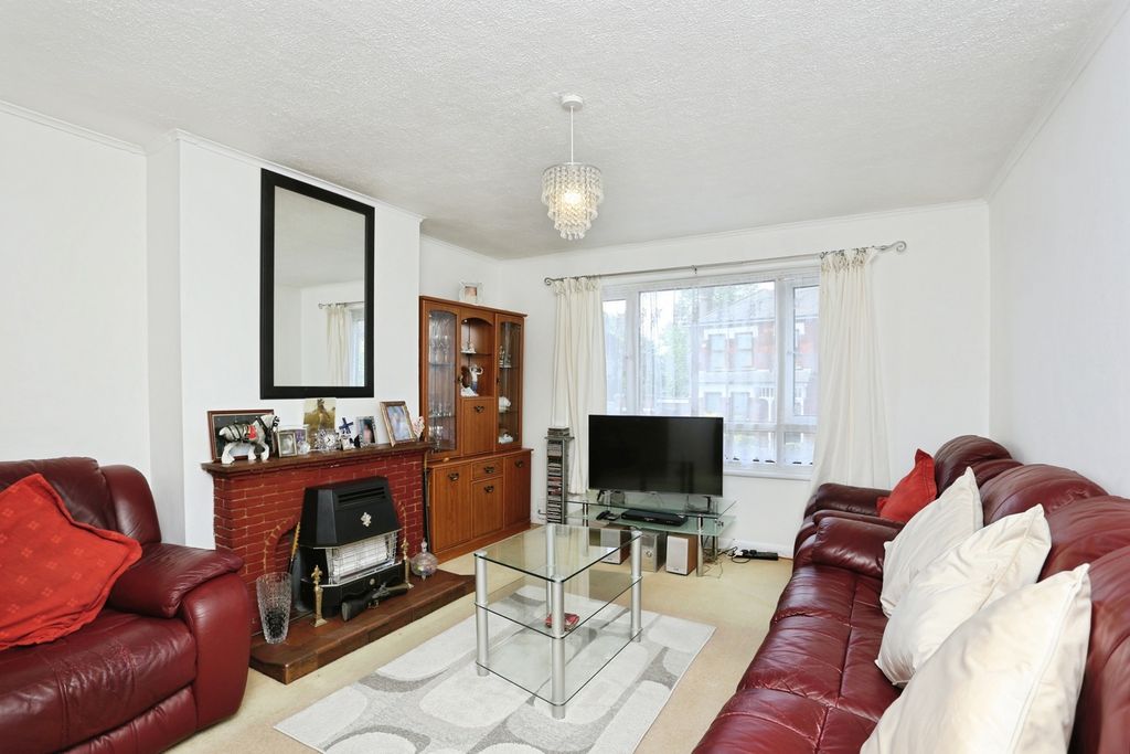 Property photo 1 of 11 Pbox-Img.Jpg