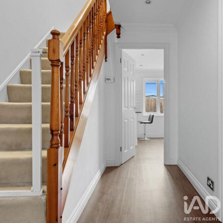 Property photo 2 of 30