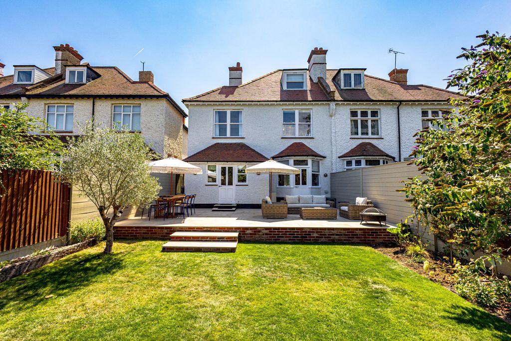 Property photo 3 of 48