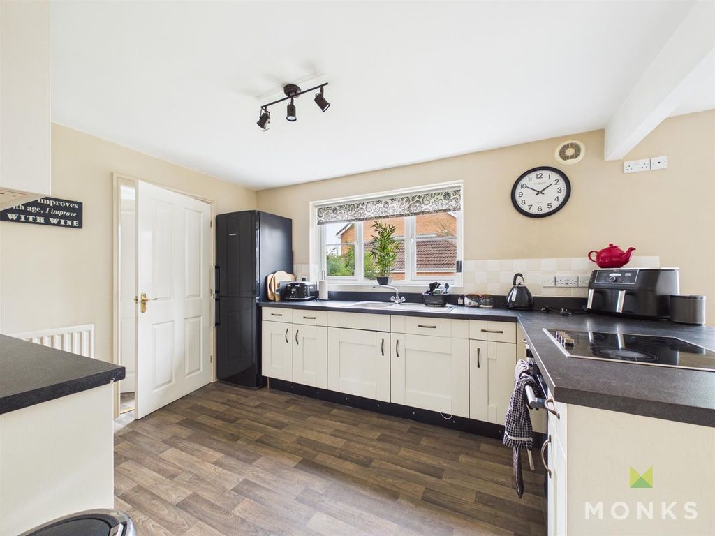 Property photo 2 of 15 Cam01420G0-Pr0844-Still006.Jpg