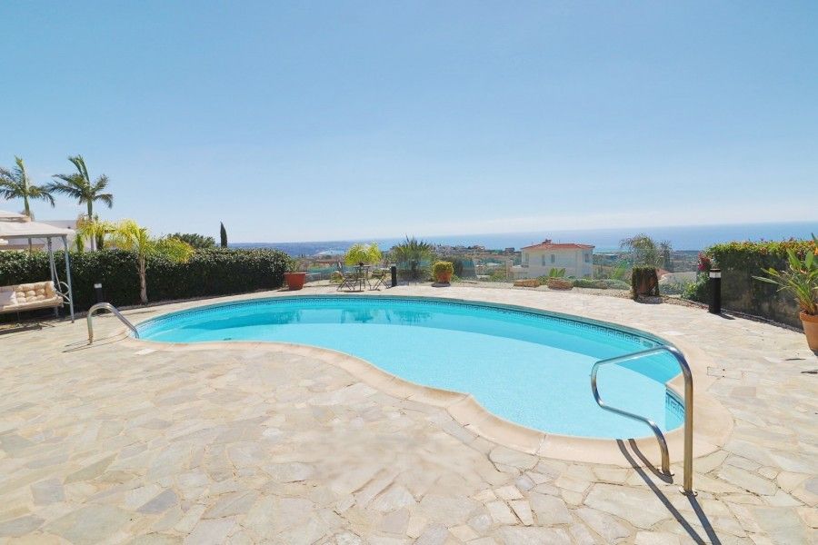 Property photo 2 of 49