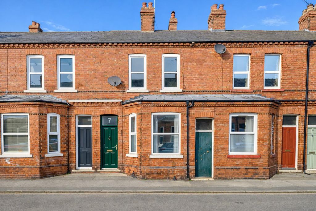 Property photo 1 of 14 External