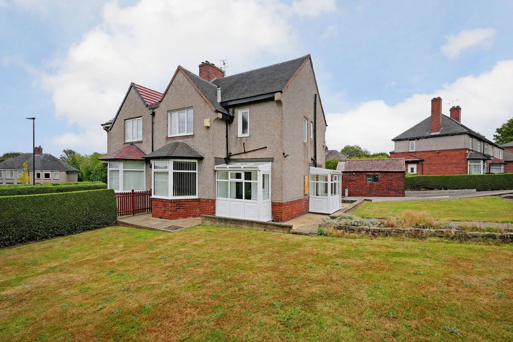Property photo 1 of 39