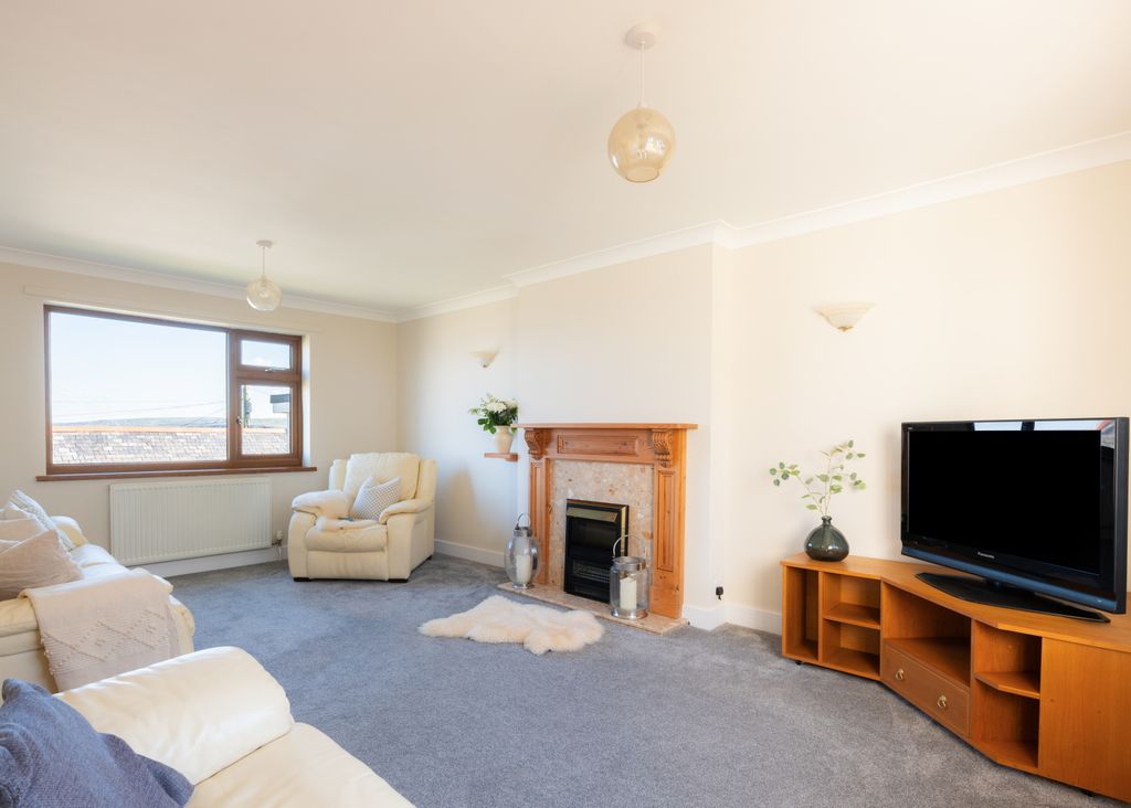 Property photo 3 of 27 Gallery