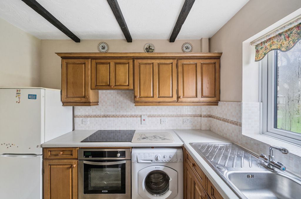 Property photo 2 of 18 Kitchen