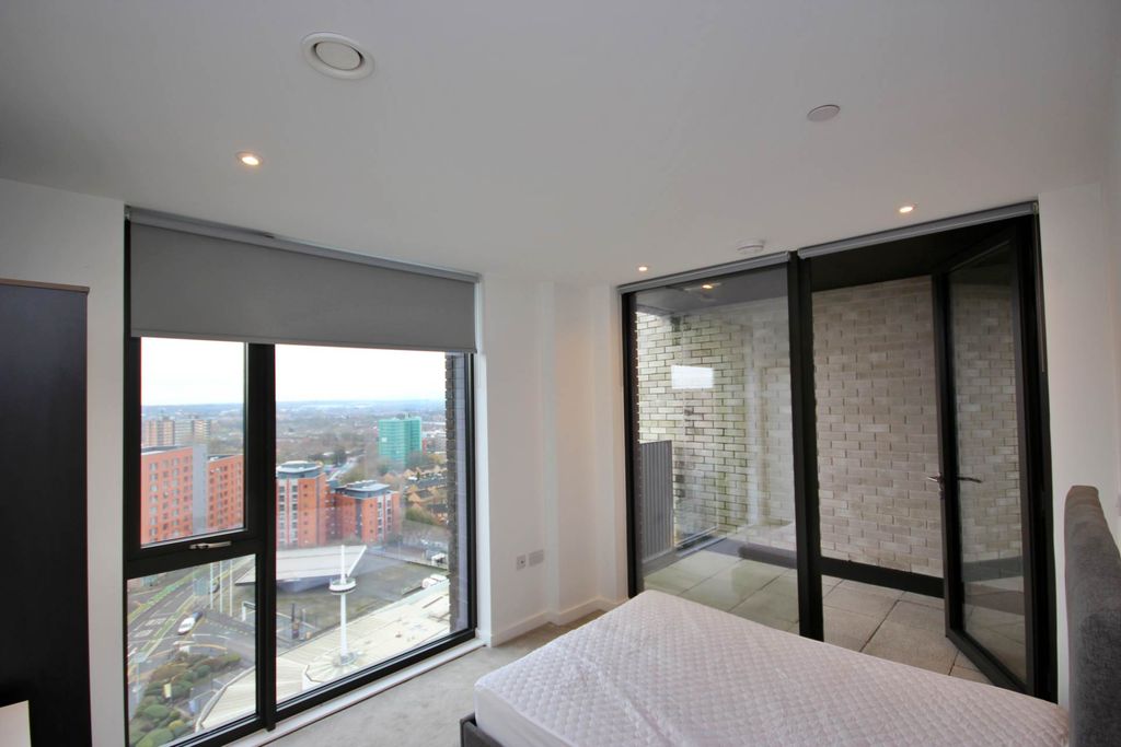 Property photo 3 of 11