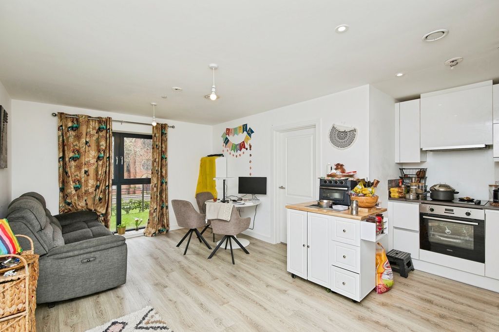 Property photo 3 of 12 Pbox-Img.Jpg