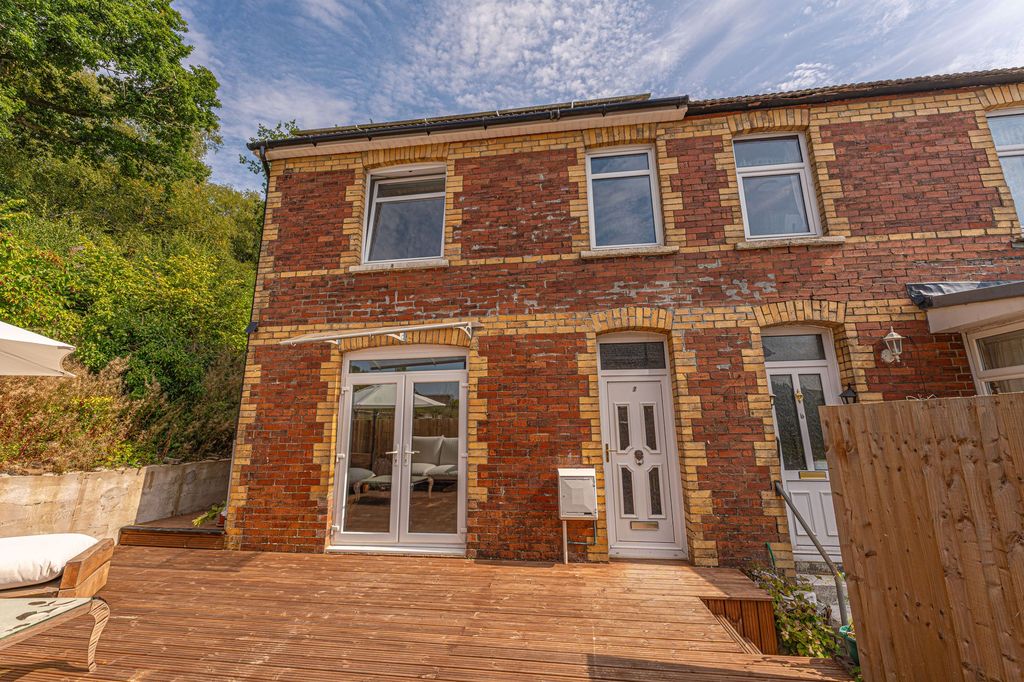 Property photo 1 of 31