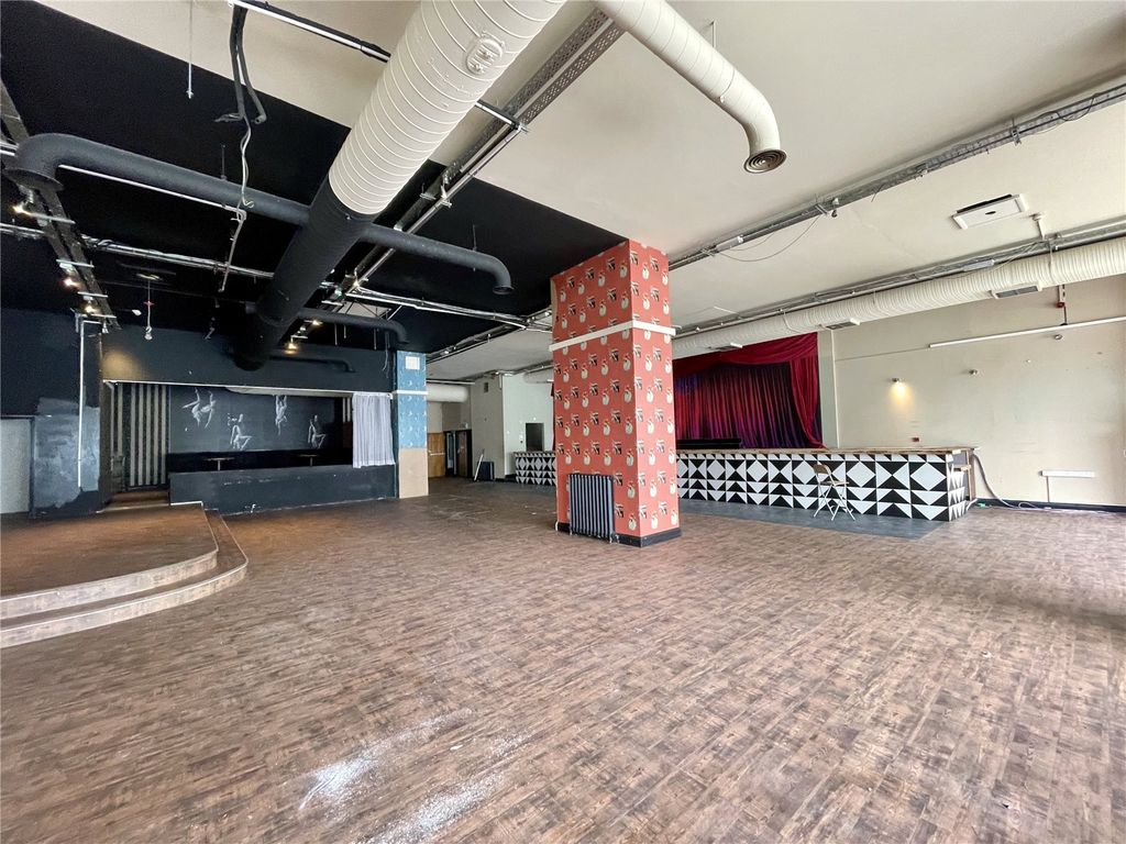 Property photo 3 of 13 Picture No. 02