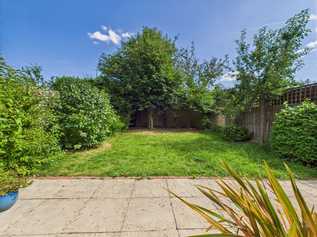 Property photo 2 of 14 Cam02136G0-Pr0446-Still008
