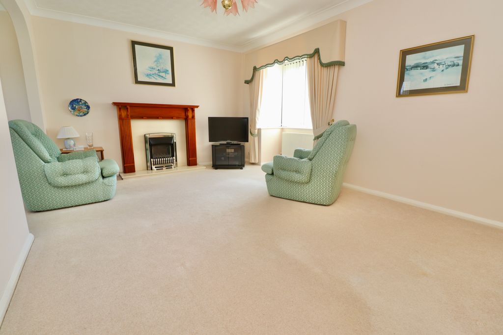Property photo 2 of 13 Img_1553