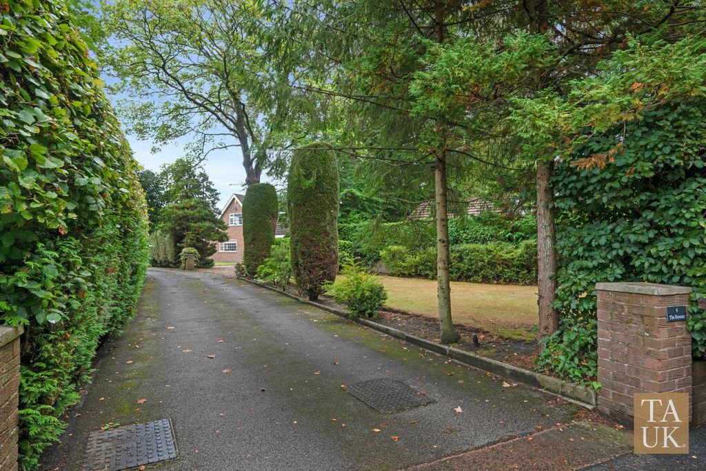 Property photo 2 of 34