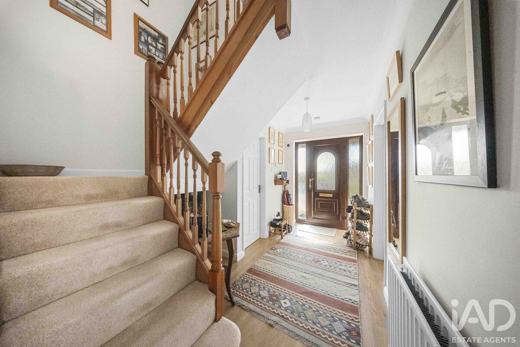 Property photo 3 of 32