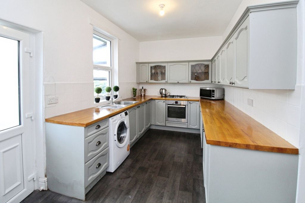 Property photo 3 of 16