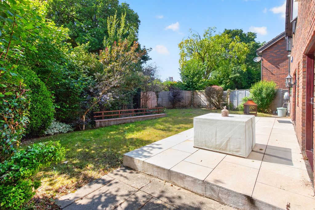 Property photo 2 of 33