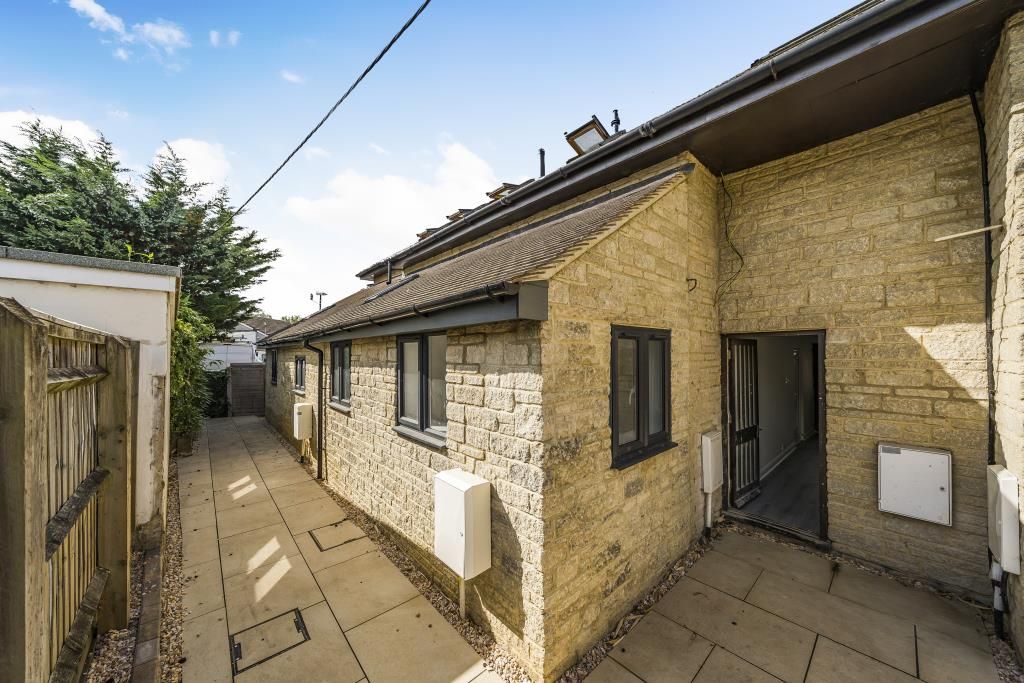 Property photo 2 of 11 External