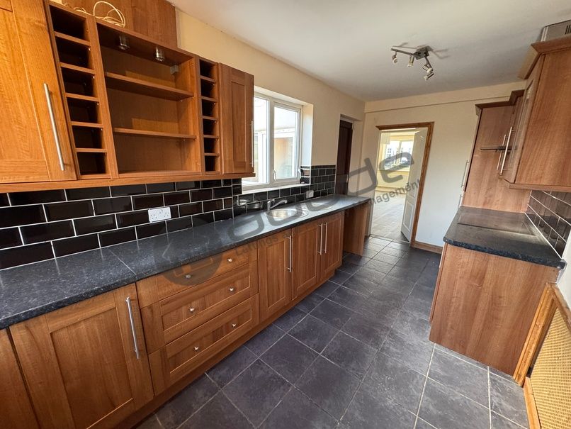 Property photo 2 of 29