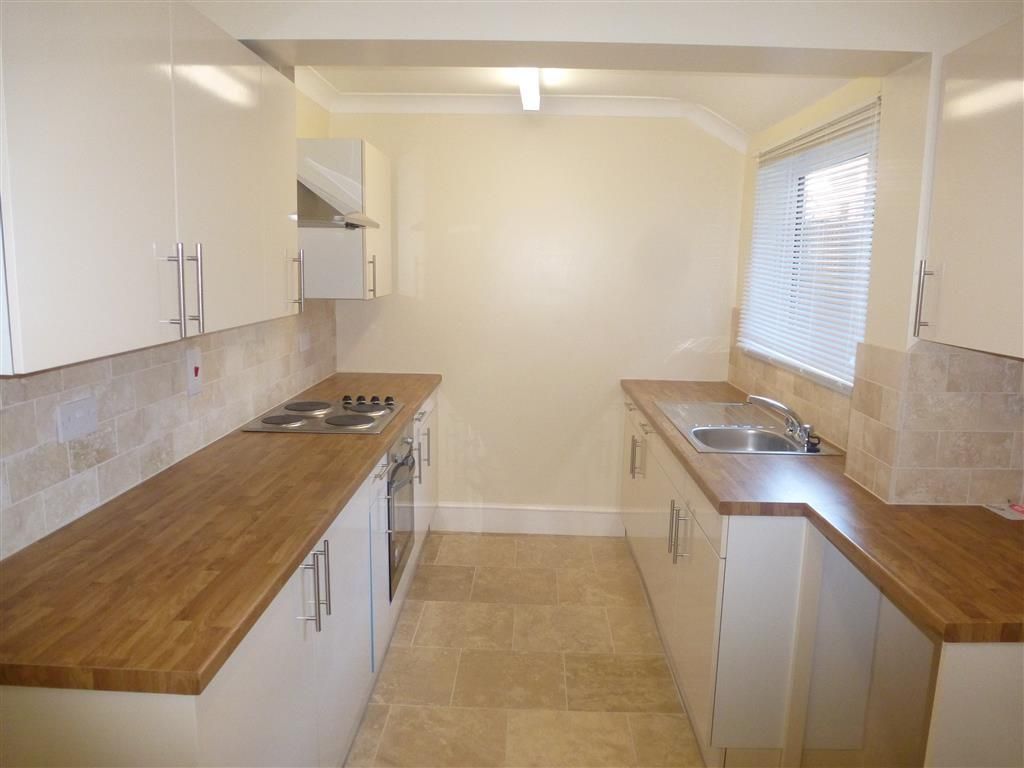 Property photo 2 of 12 Kitchen