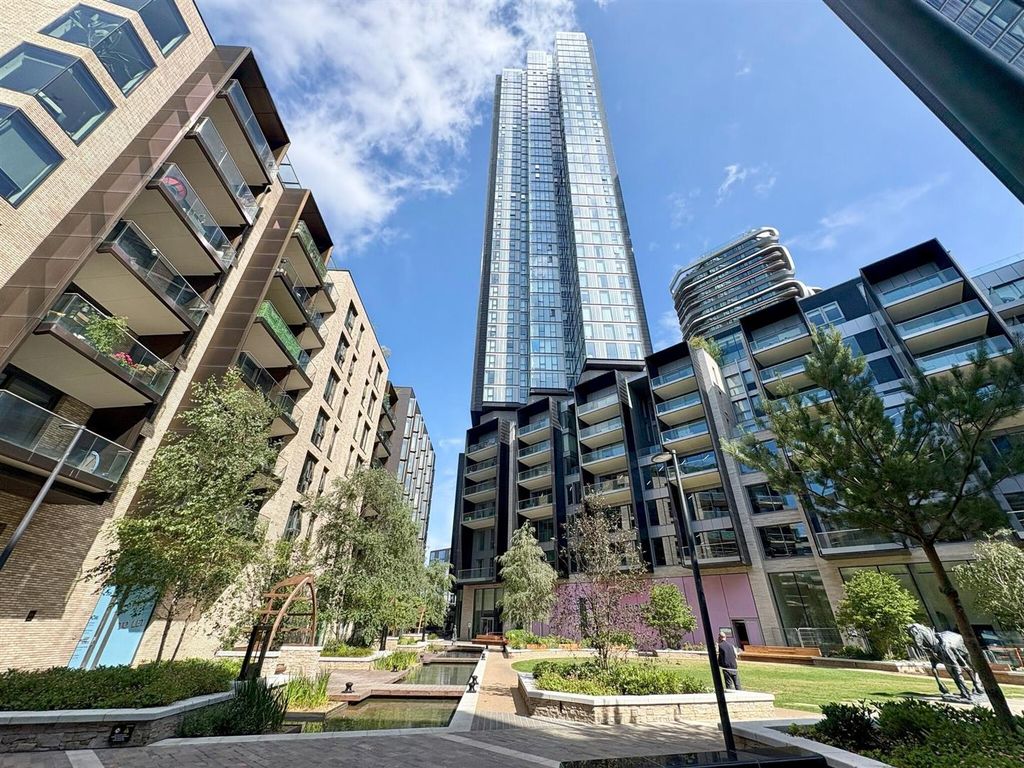 Property photo 1 of 10 Two Bedroom Apartment To Rent By Barrain London
