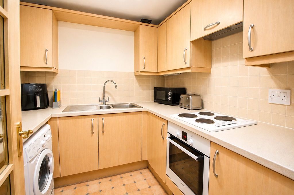 Property photo 2 of 9 Picture No. 07