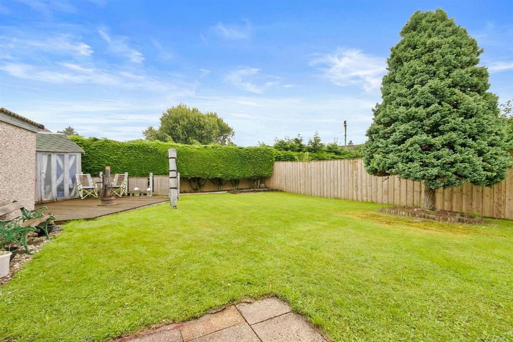 Property photo 2 of 30