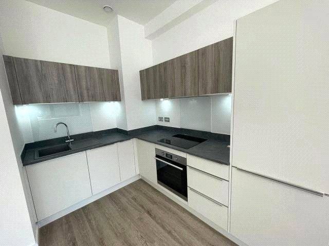 Property photo 3 of 7 Kitchen
