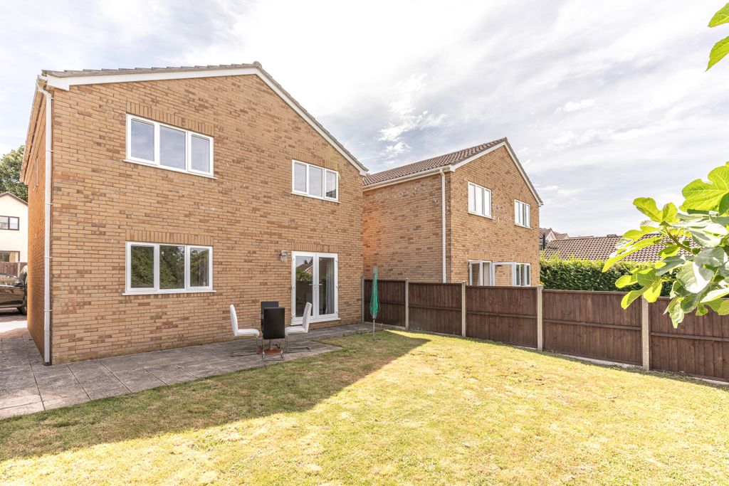 Property photo 2 of 22 A7400820-19