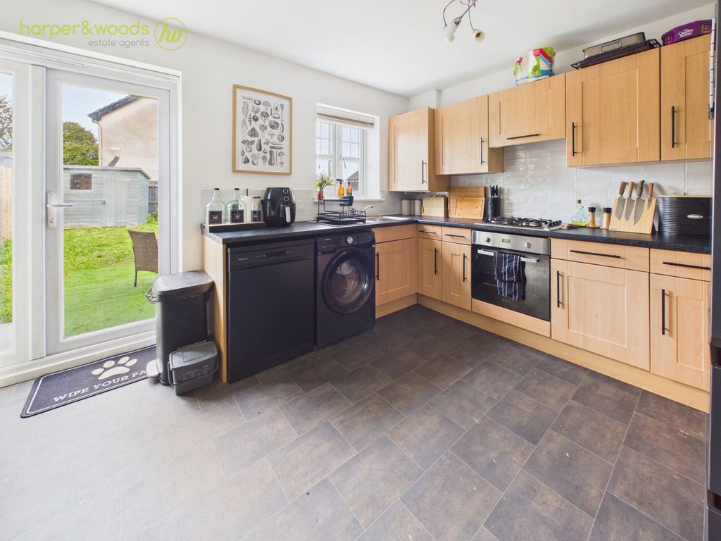 Property photo 2 of 31