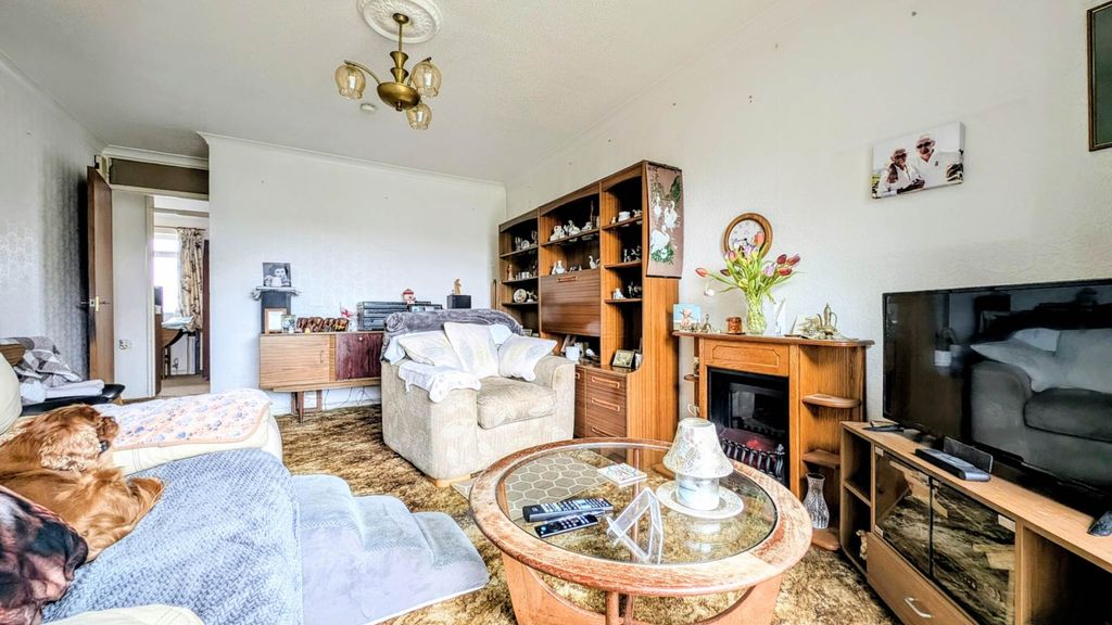 Property photo 2 of 7