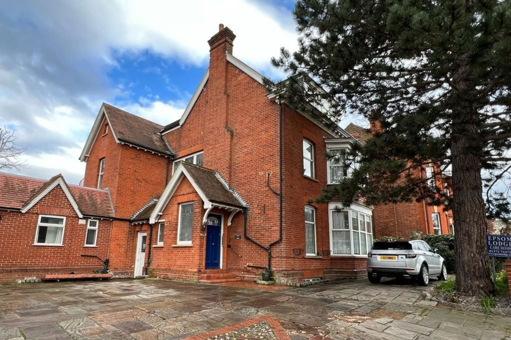 Property photo 1 of 37 Epsom Lodge Nursing Home, 1 Burgh Heath Road, Epsom Kt17 4Lw