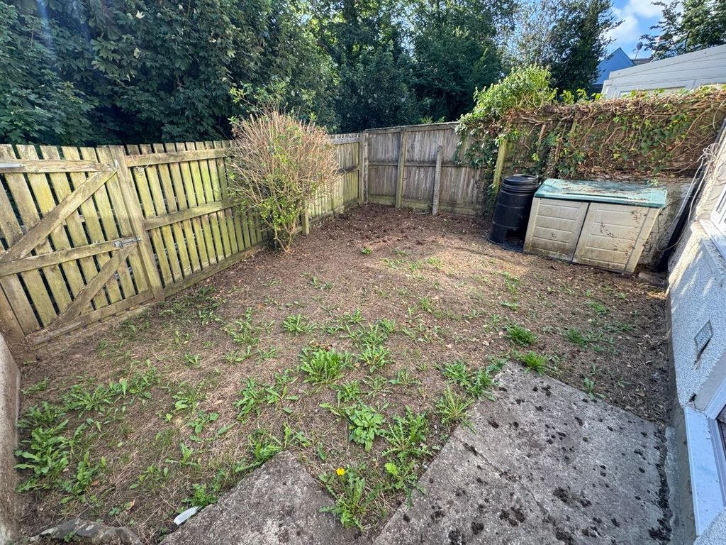 Property photo 3 of 25