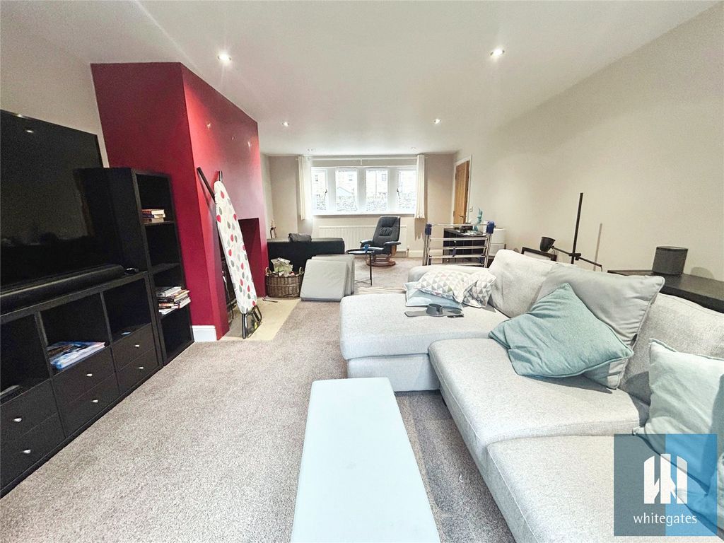 Property photo 2 of 25 Picture No. 32