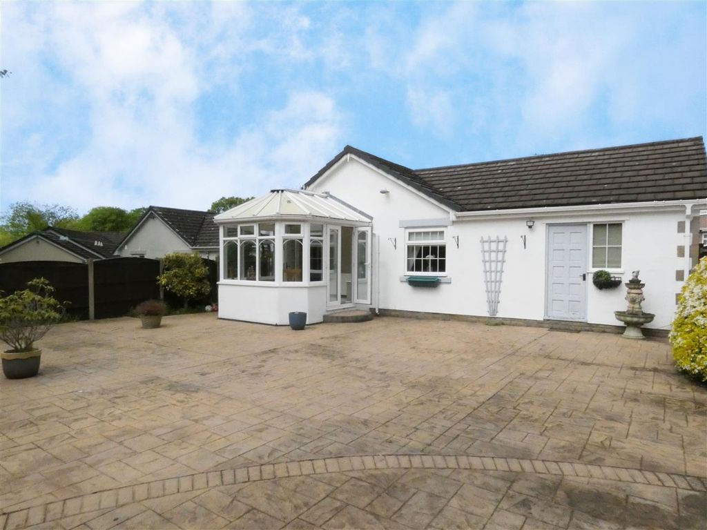 Property photo 2 of 21