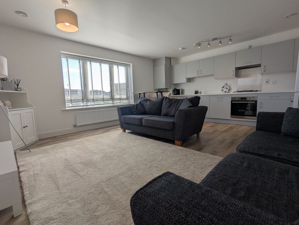 Property photo 3 of 14 Lounge Area