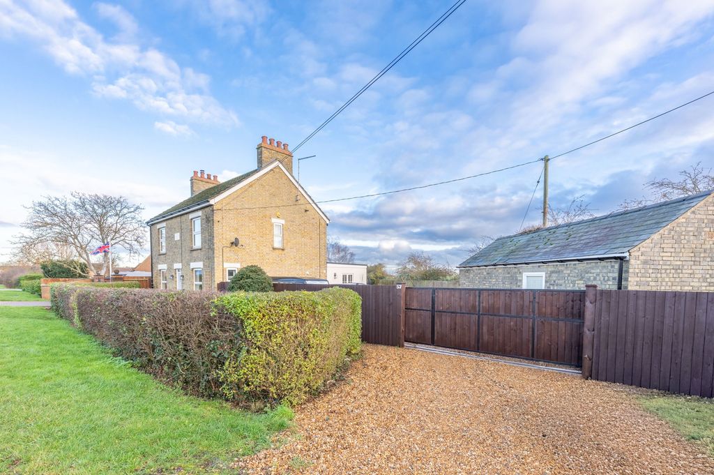 Property photo 2 of 51
