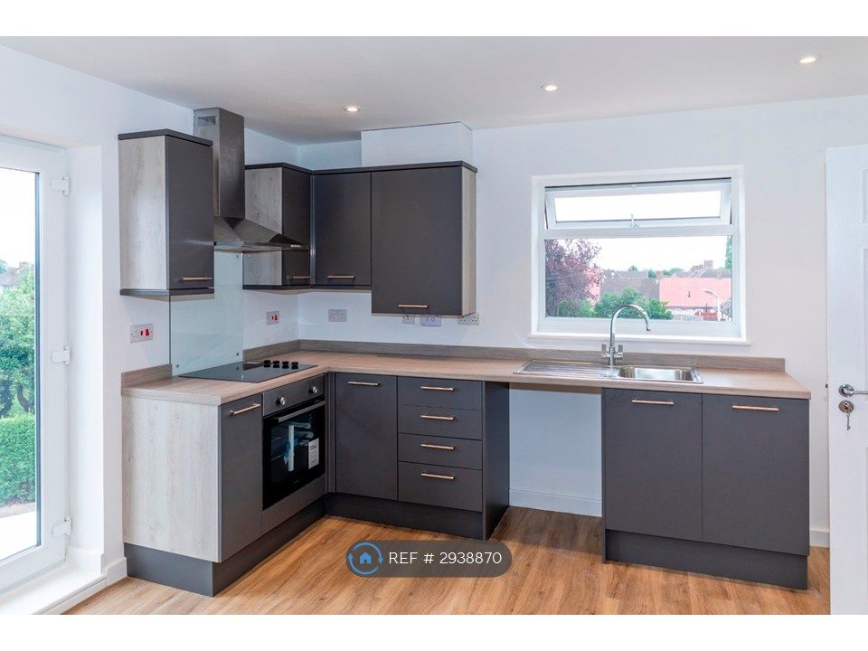 Property photo 3 of 13 Kitchen