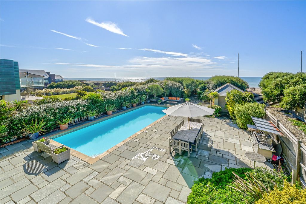 Property photo 2 of 54 Rear Garden