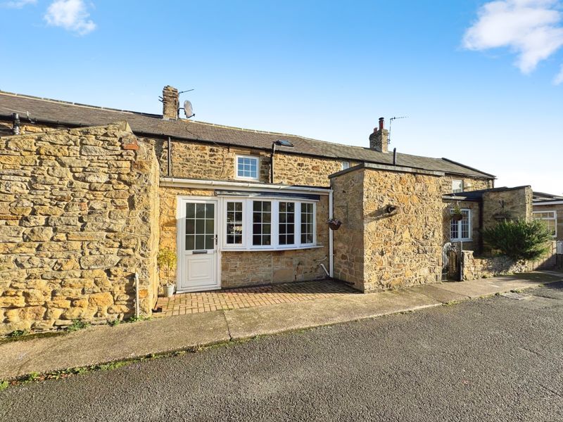 Property photo 1 of 8 Photo 4